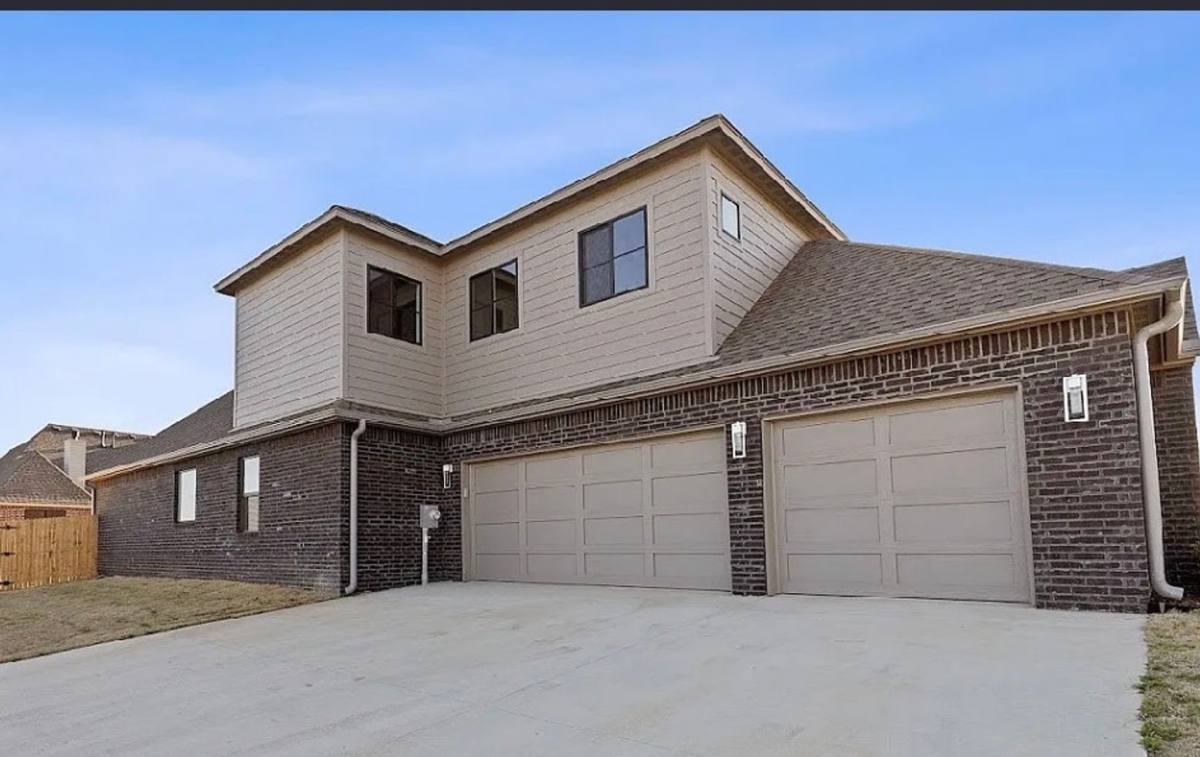 House for rent at 922 E 148th Place S, Glenpool, OK 74033