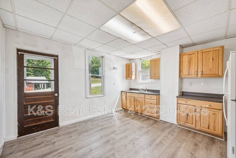 Apartment for rent at 16 Eggers Ave #2, Belle Vernon, PA 15012