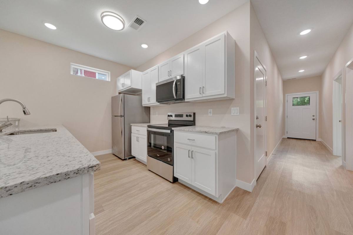 Townhouse for rent at 105 E Ensey #A, Tuscola, IL 61953