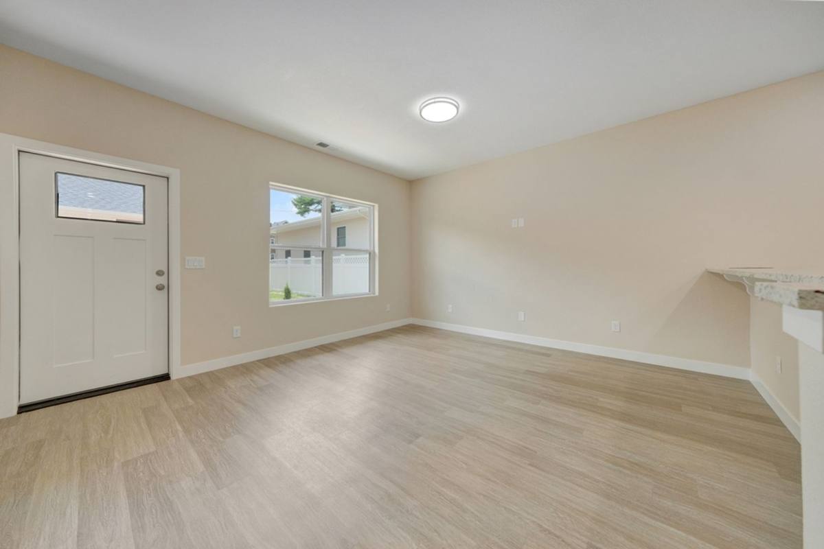 Townhouse for rent at 105 E Ensey #A, Tuscola, IL 61953