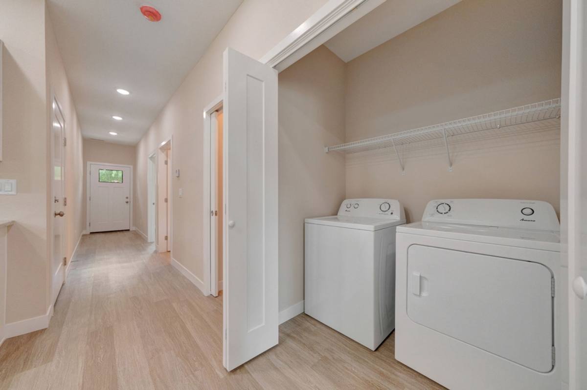 Townhouse for rent at 105 E Ensey #A, Tuscola, IL 61953