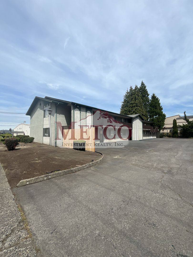 Apartment for rent at 1754 J St, Springfield, OR 97477