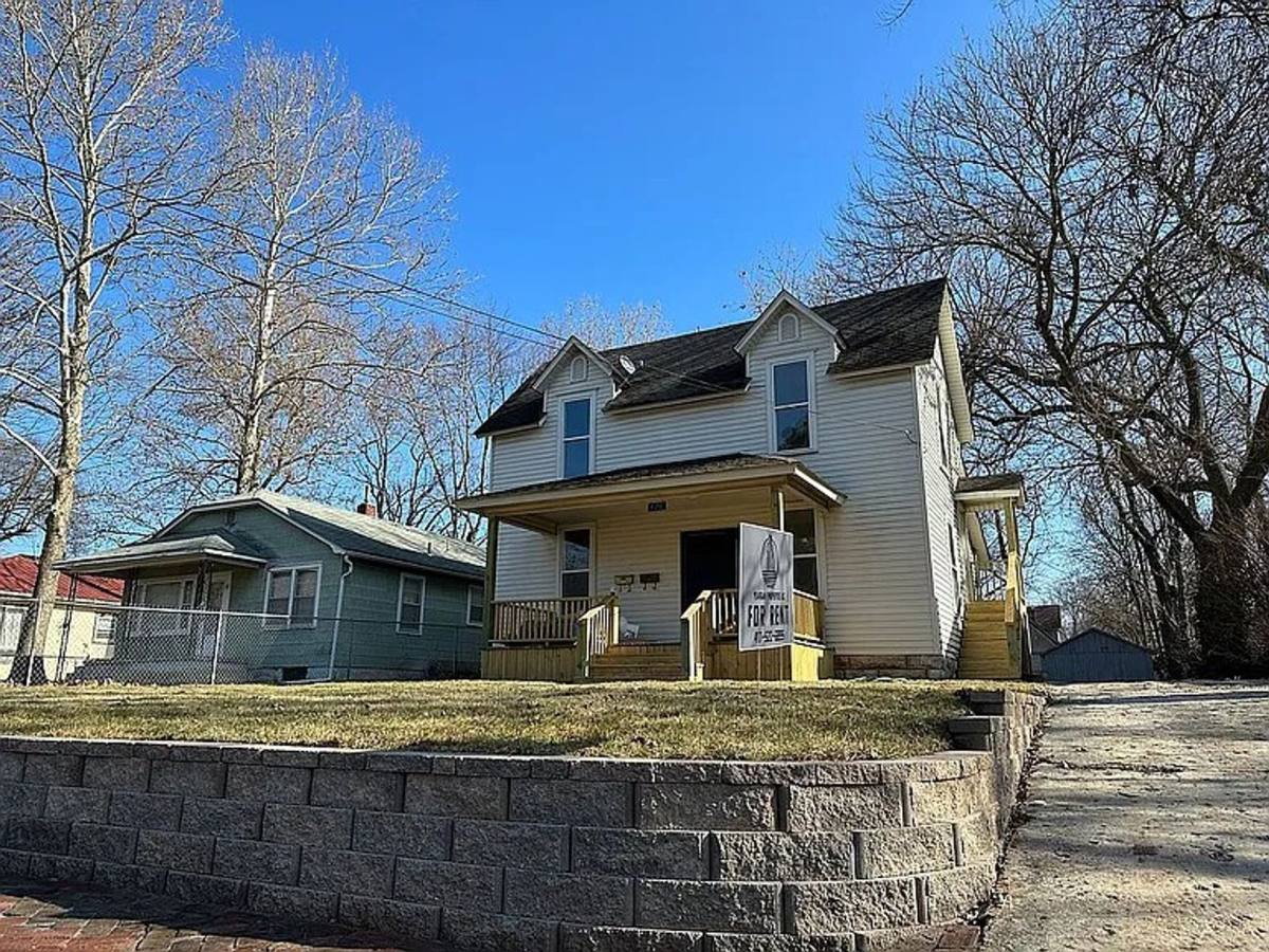 Apartment for rent at 320 S Florence Ave, Springfield, MO 65806