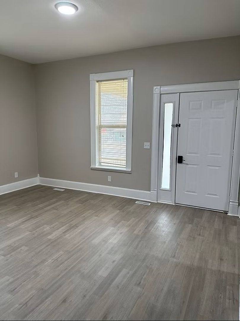 Apartment for rent at 320 S Florence Ave, Springfield, MO 65806