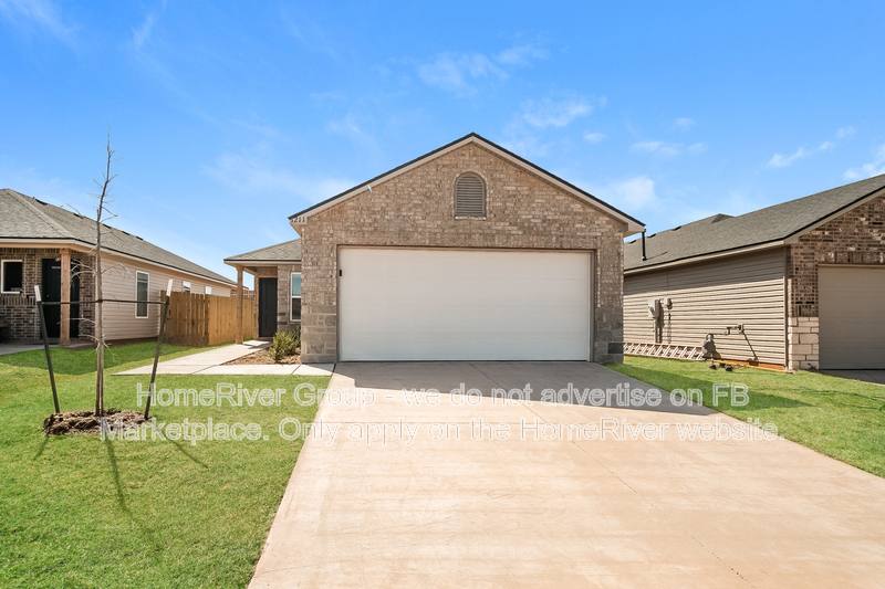 House for rent at 1211 Clydesdale Dr, Guthrie, OK 73044