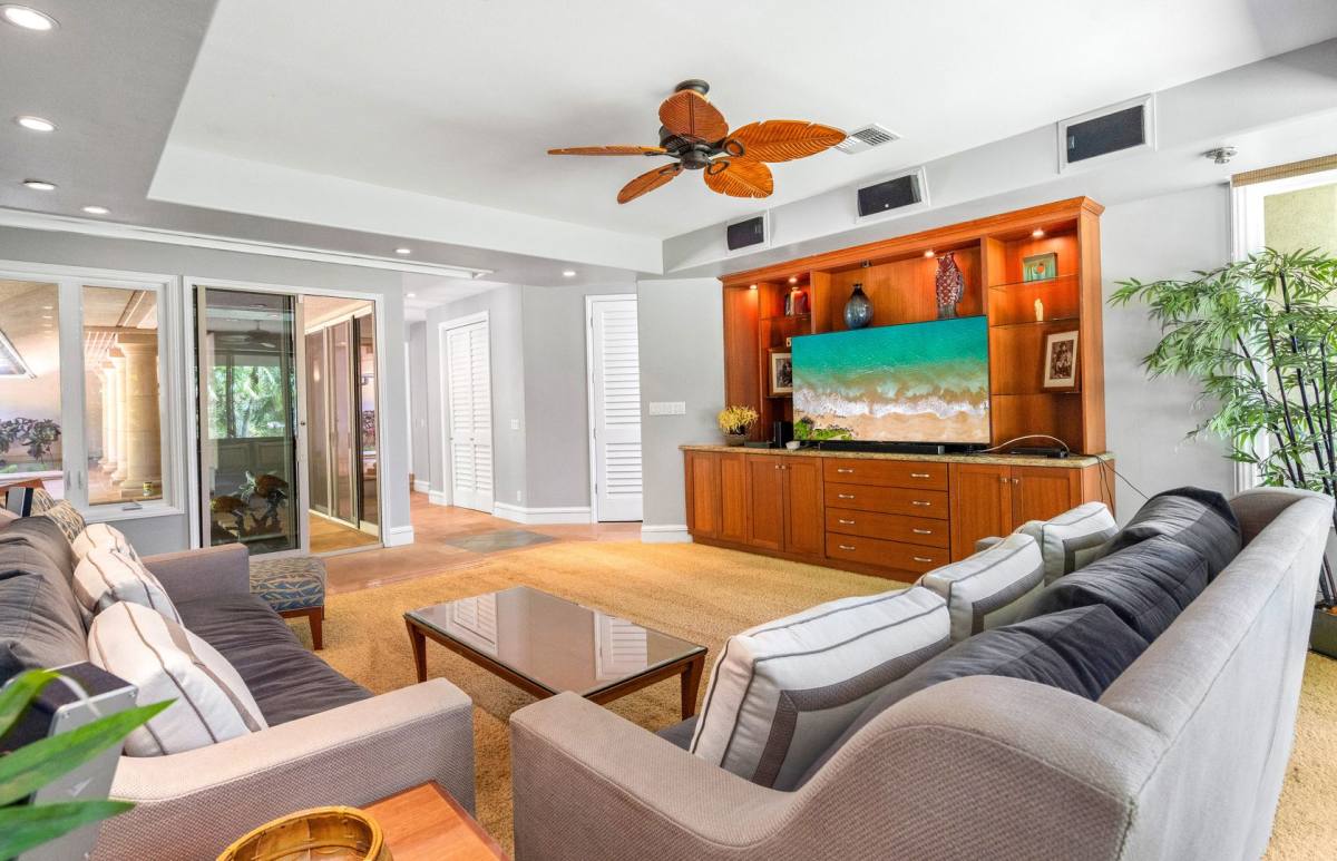 House for rent at 342 Cook Pine Dr, Lahaina, HI 96761
