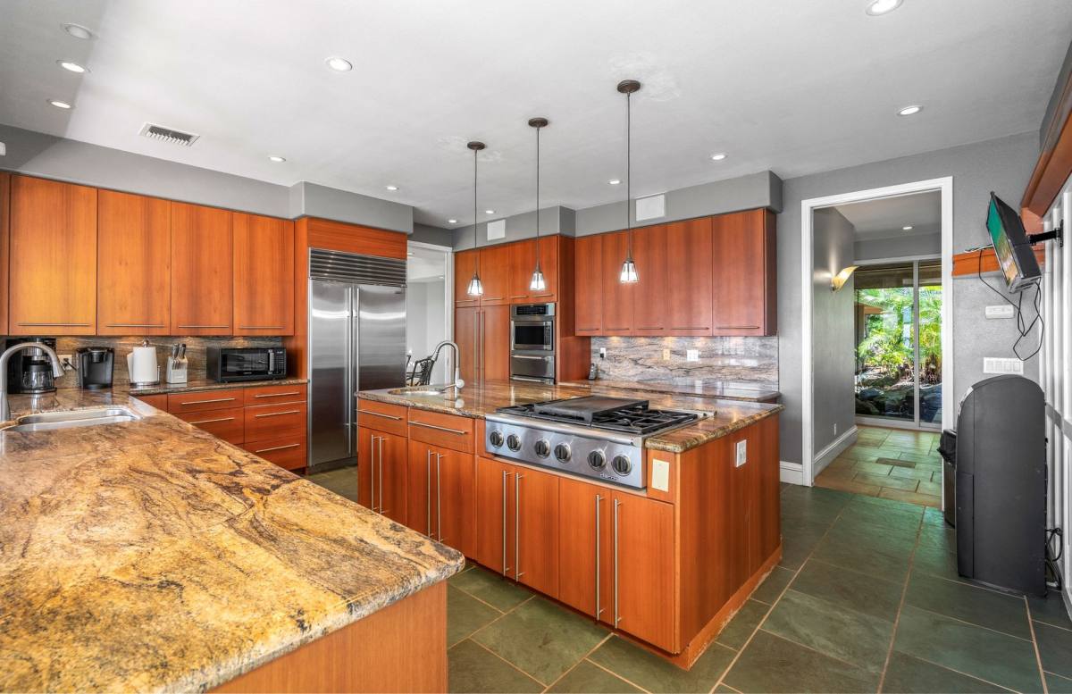 House for rent at 342 Cook Pine Dr, Lahaina, HI 96761