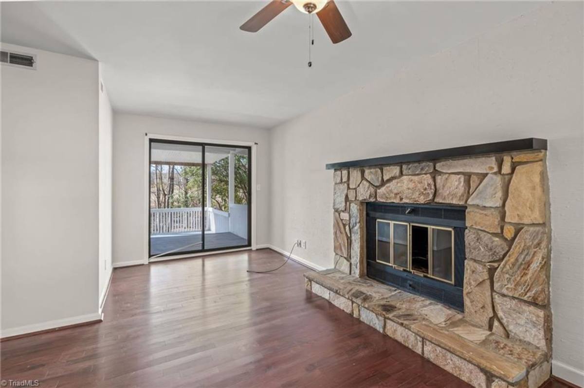 Apartment for rent at 2630 Merry Oaks Trail, Winston Salem, NC 27103