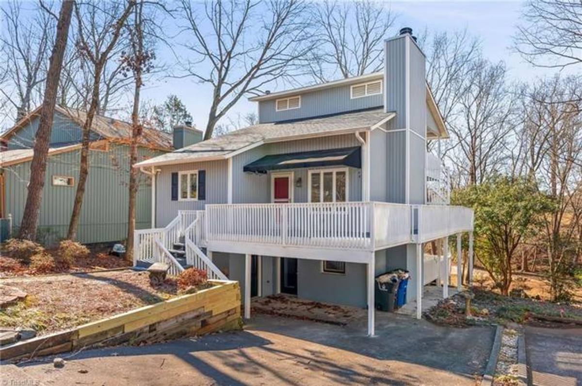 Apartment for rent at 2630 Merry Oaks Trail, Winston Salem, NC 27103