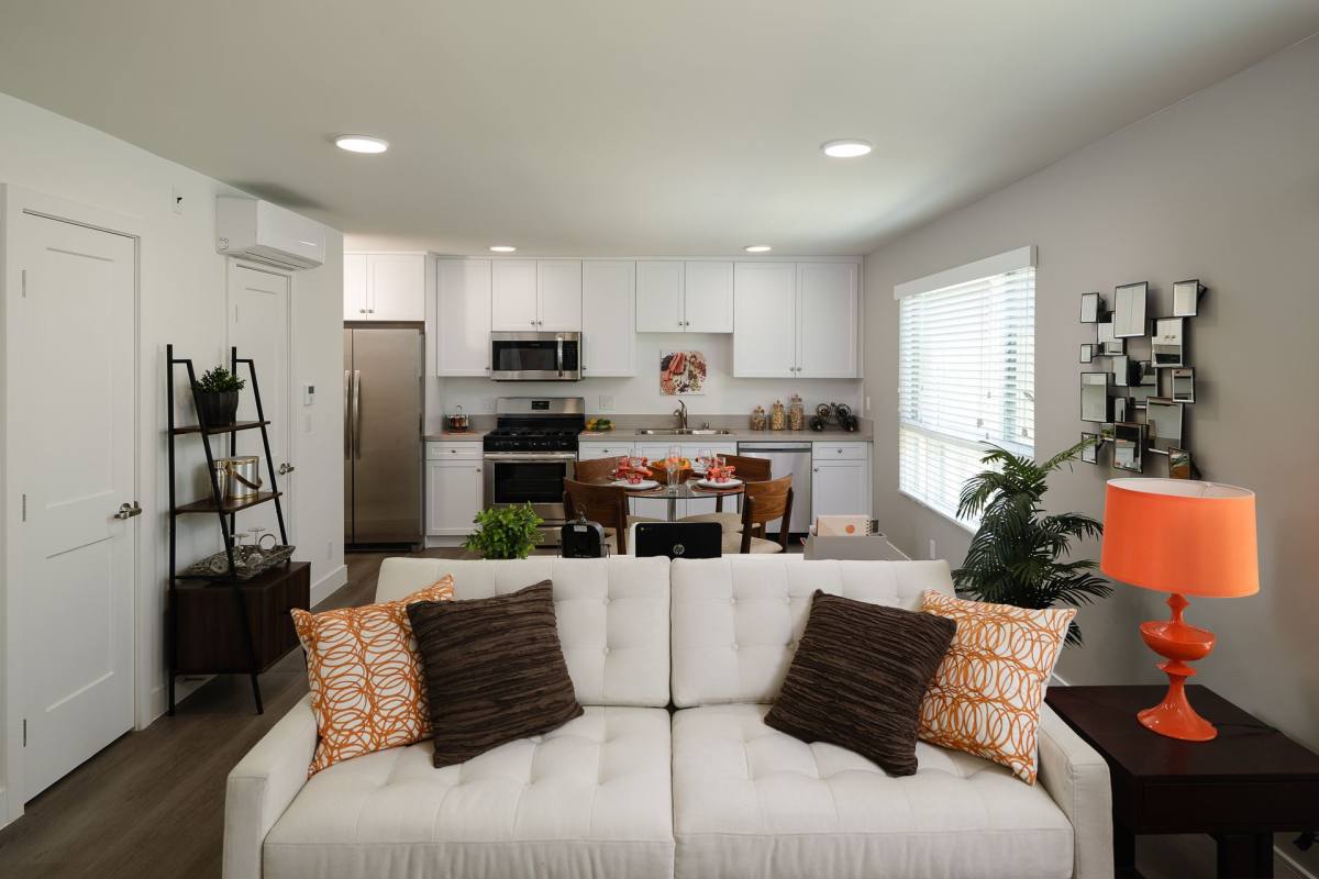 Townhouse for rent at 757 S Kingsley Dr, Los Angeles, CA 90005