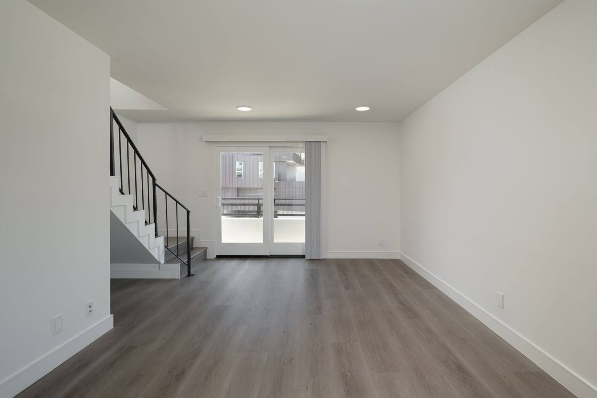 Townhouse for rent at 757 S Kingsley Dr, Los Angeles, CA 90005
