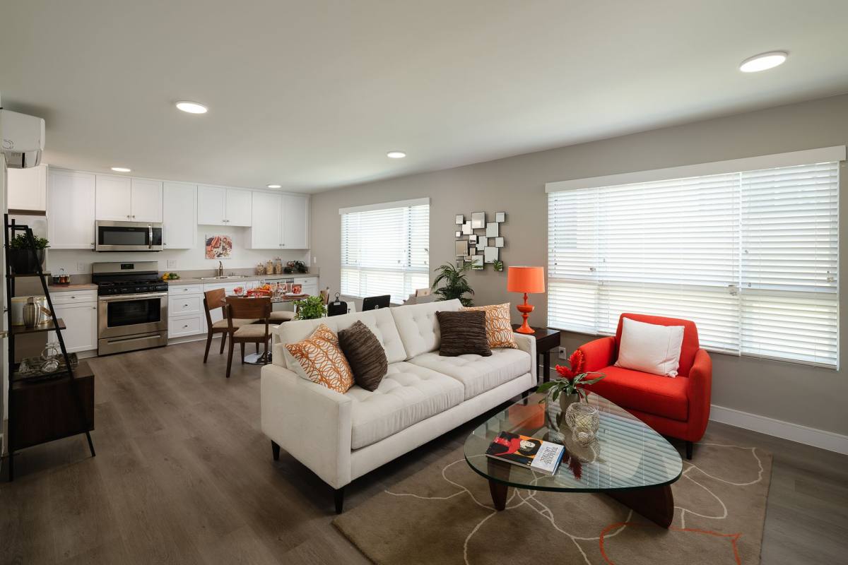 Townhouse for rent at 757 S Kingsley Dr, Los Angeles, CA 90005