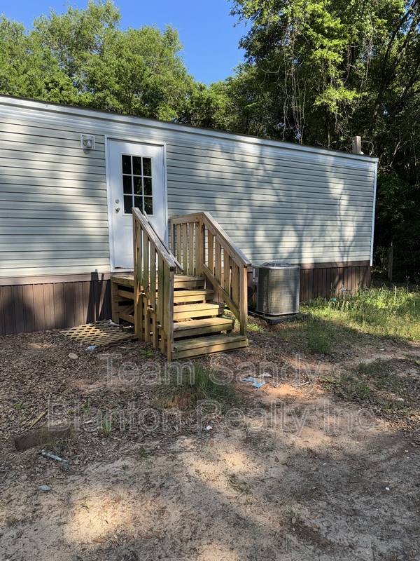 House for rent at 5049 Bent Tree Rd, Milton, FL 32583