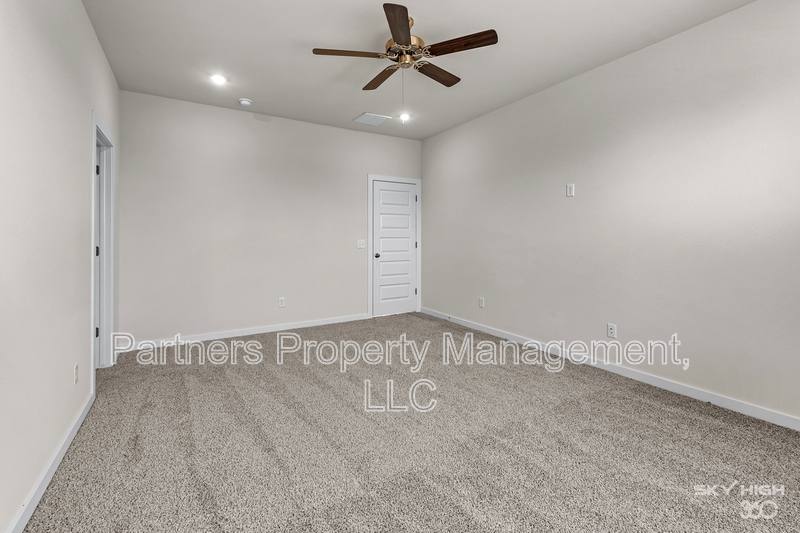 House for rent at 289 S Neon Ave, Fayetteville, AR 72704