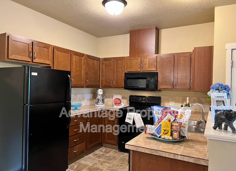 Apartment for rent at 523 N Catron Place, Monmouth, OR 97361