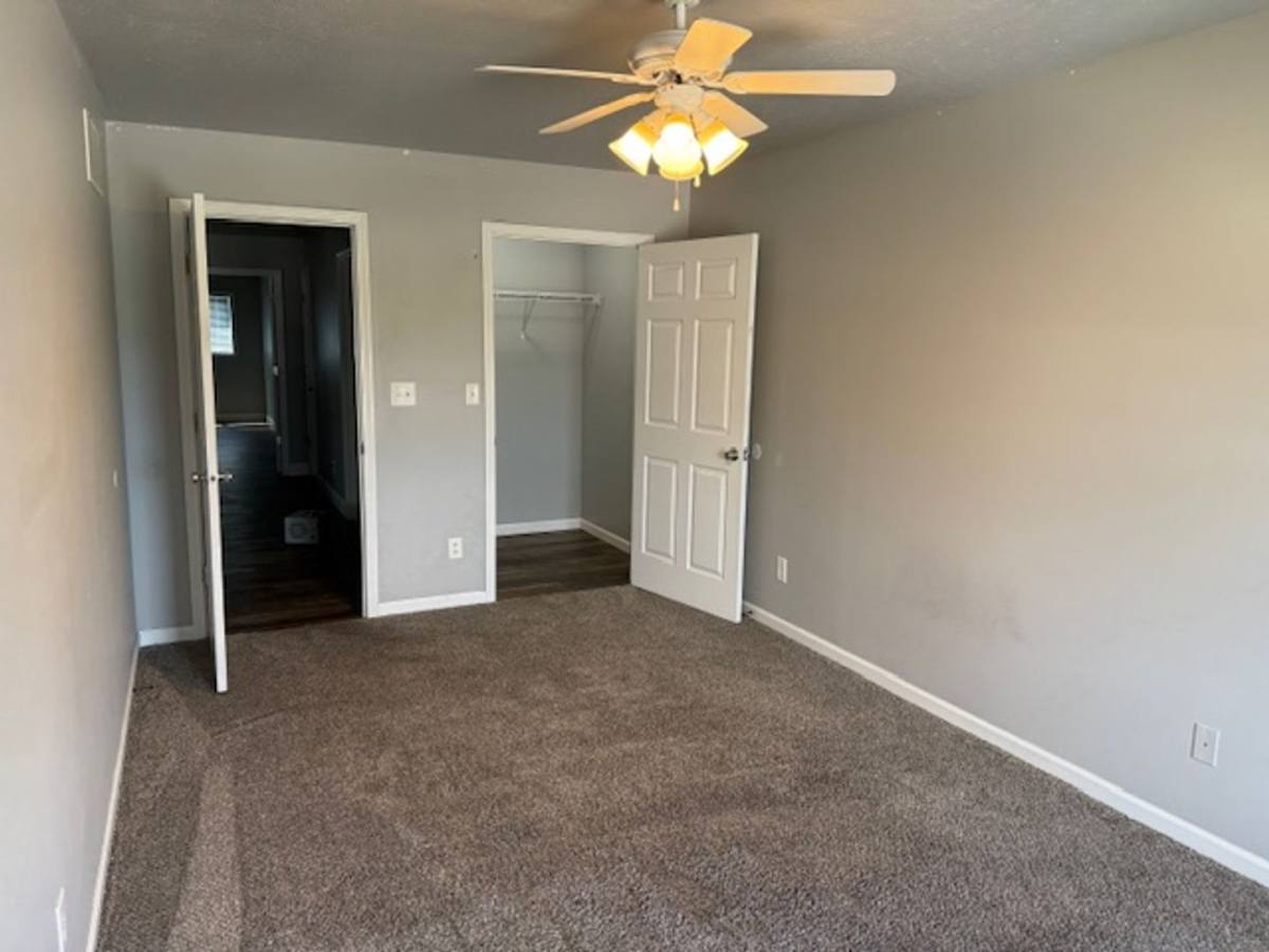Apartment for rent at 100-102 Eagle Ridge Dr, Chatham, IL 62629
