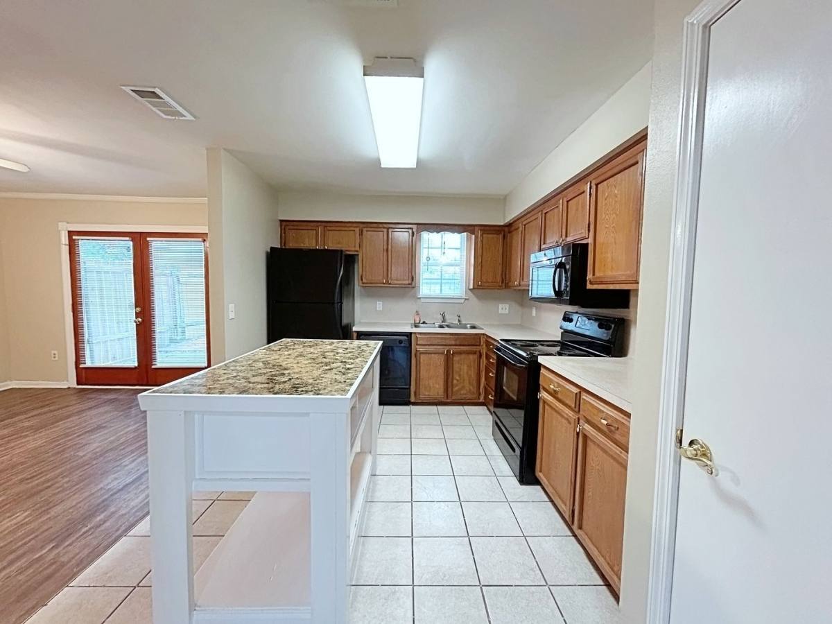 Townhouse for rent at 3411 San Felipe Dr, Baton Rouge, LA 70809
