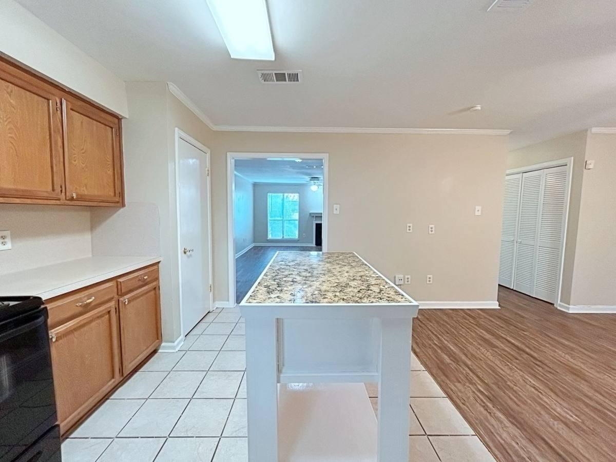 Townhouse for rent at 3411 San Felipe Dr, Baton Rouge, LA 70809