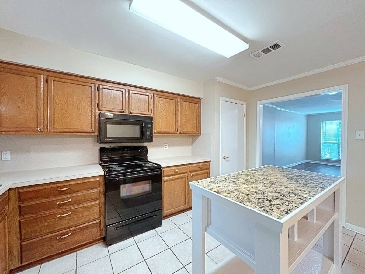 Townhouse for rent at 3411 San Felipe Dr, Baton Rouge, LA 70809