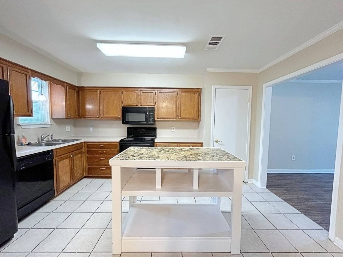 Townhouse for rent at 3411 San Felipe Dr, Baton Rouge, LA 70809
