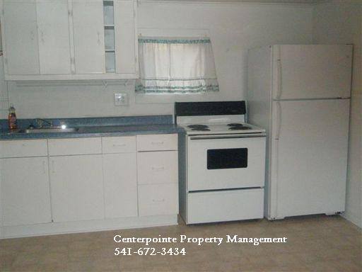 House for rent at 785 Parkhill Lane, Sutherlin, OR 97479
