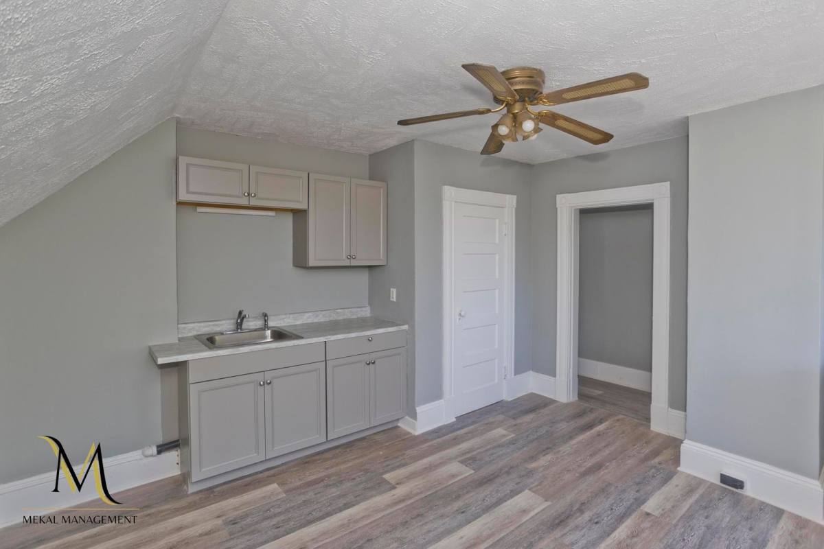 Apartment for rent at 122 Fort Pleasant Ave, Springfield, MA 01108