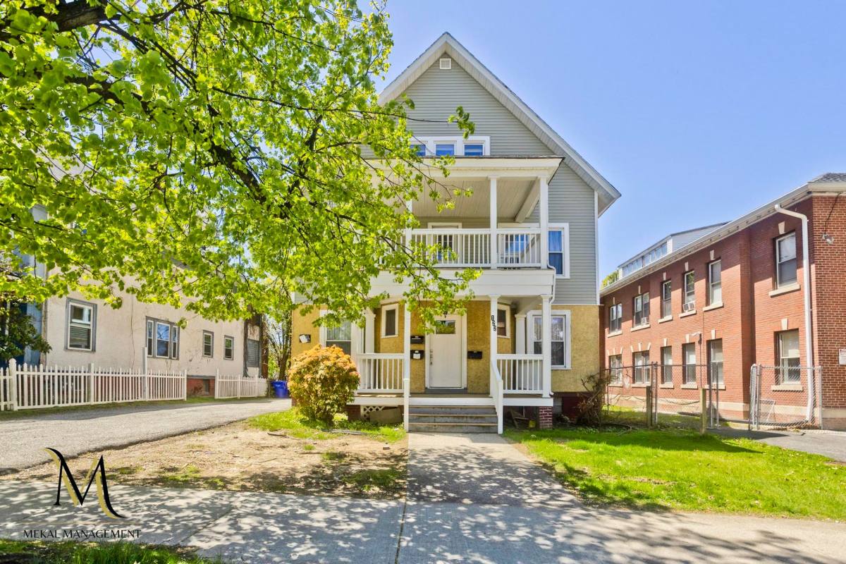 Apartment for rent at 122 Fort Pleasant Ave, Springfield, MA 01108