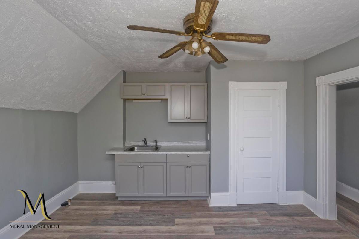 Apartment for rent at 122 Fort Pleasant Ave, Springfield, MA 01108