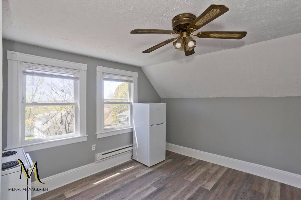 Apartment for rent at 122 Fort Pleasant Ave, Springfield, MA 01108
