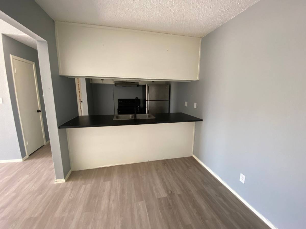 Apartment for rent at 517 S Westgate Dr, Weslaco, TX 78596