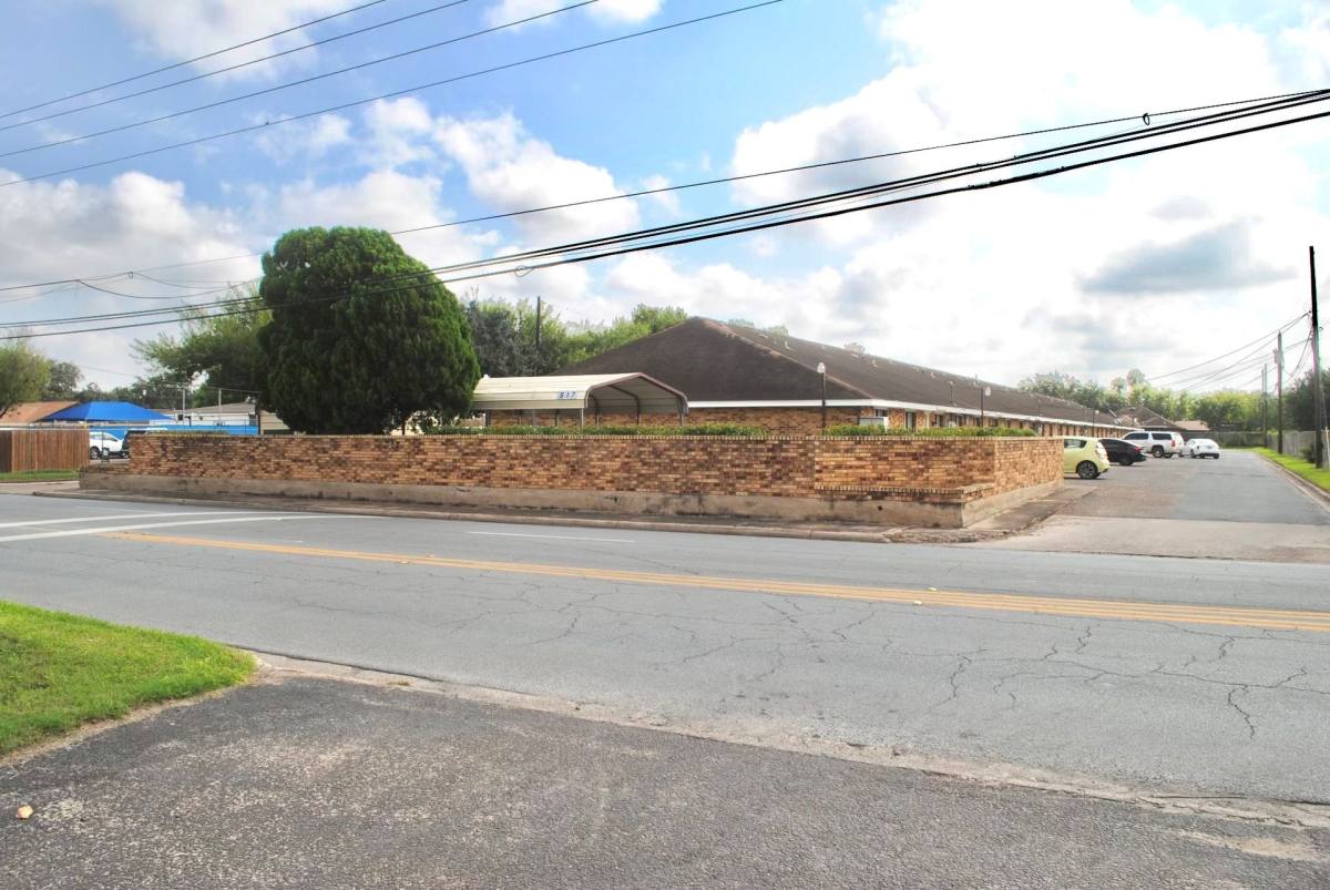 Apartment for rent at 517 S Westgate Dr, Weslaco, TX 78596