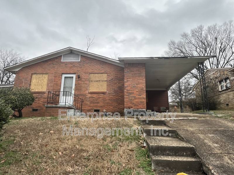 House for rent at 829 Alida Ave, Memphis, TN 38106