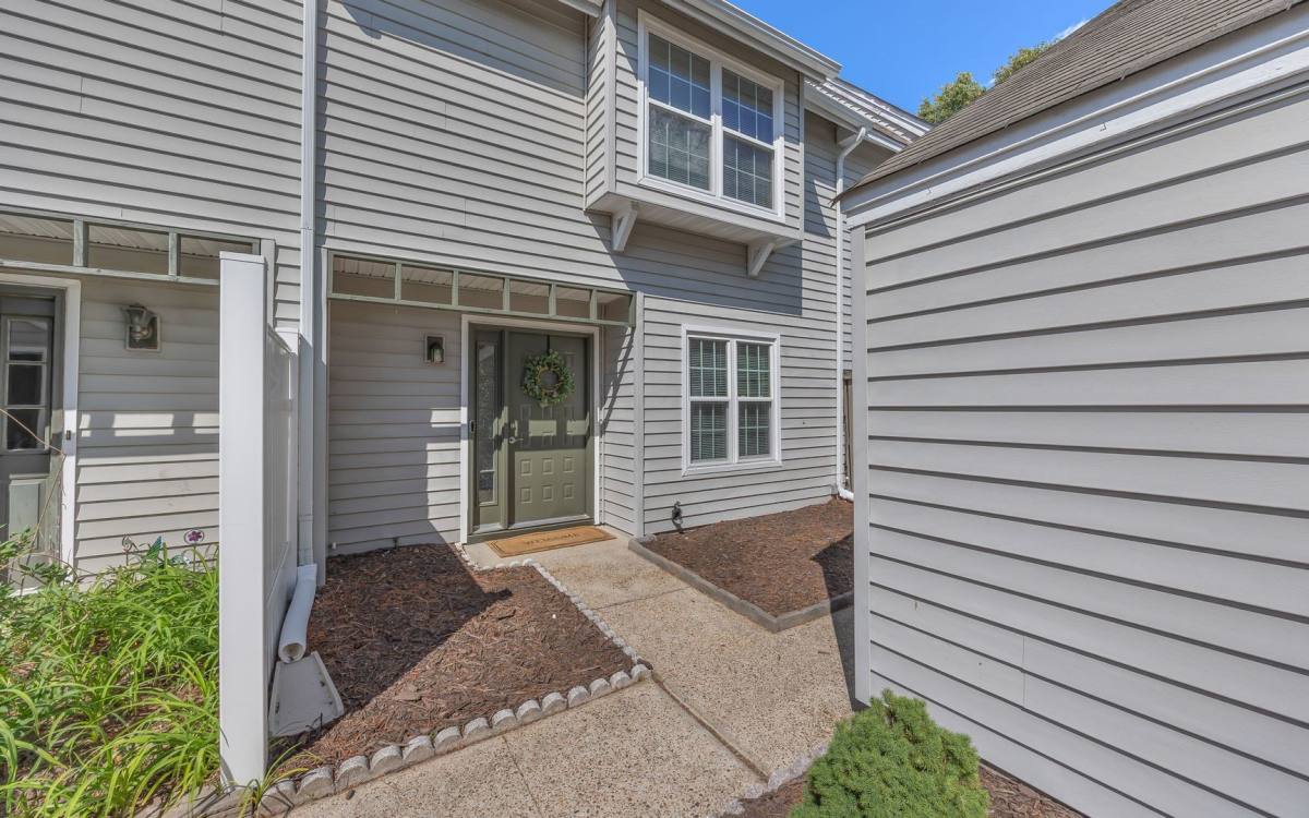 Townhouse for rent at 5036 Glenwood Way, Virginia Beach, VA 23456