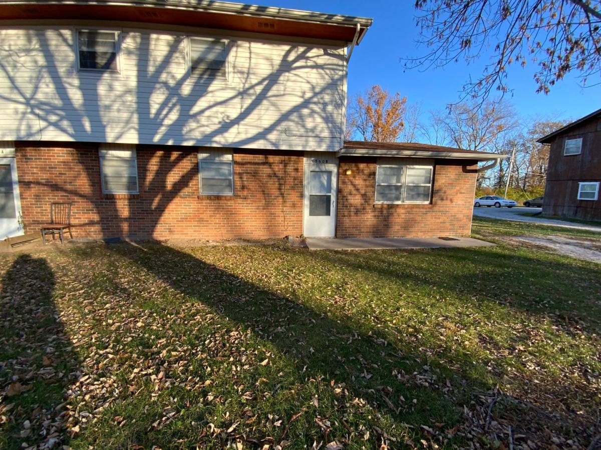 Apartment for rent at 560 N E Park Lane, Columbia, MO 65201