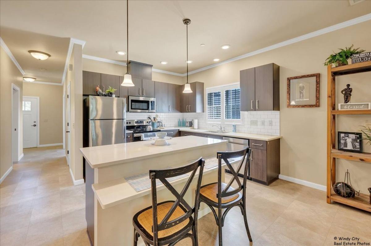 Apartment for rent at 519 W Rand Rd, Arlington Heights, IL 60004