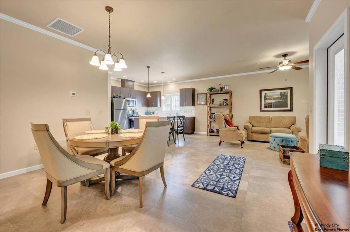 Apartment for rent at 519 W Rand Rd, Arlington Heights, IL 60004