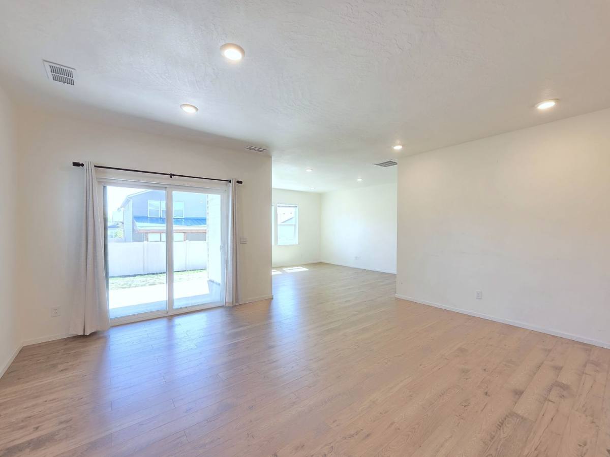 House for rent at 5711 W Georgetown Lane, Spokane, WA 99208