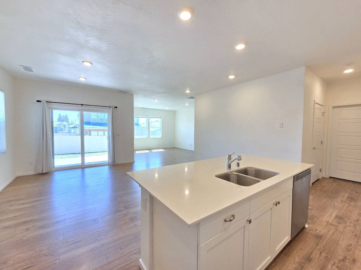 House for rent at 5711 W Georgetown Lane, Spokane, WA 99208