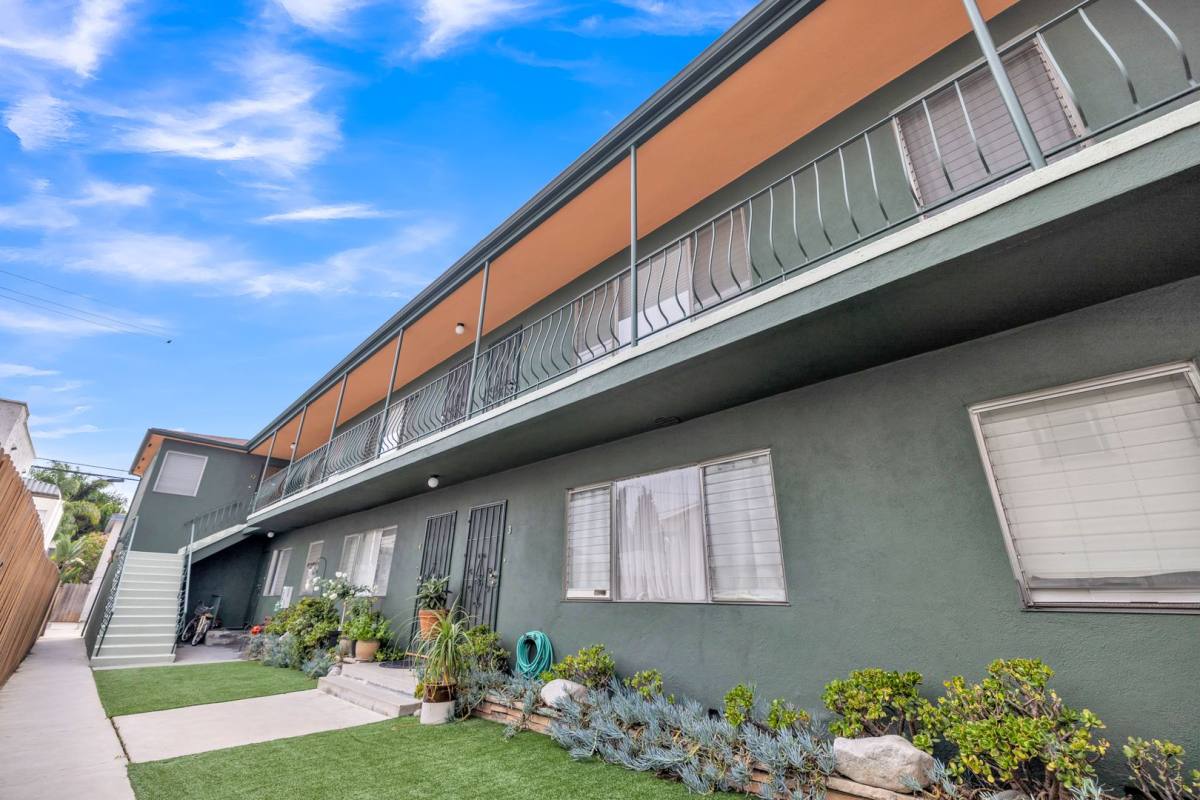 Apartment for rent at 3024 E Third St, Long Beach, CA 90814