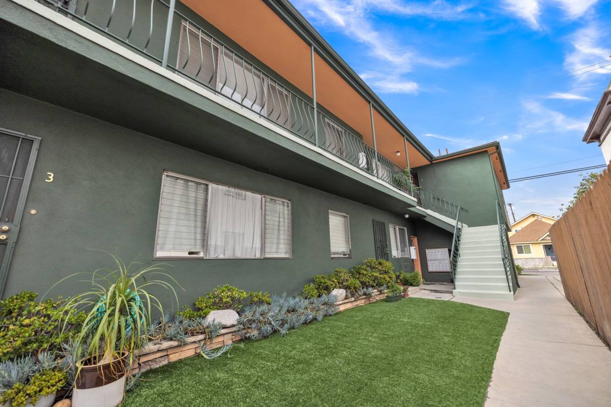 Apartment for rent at 3024 E Third St, Long Beach, CA 90814