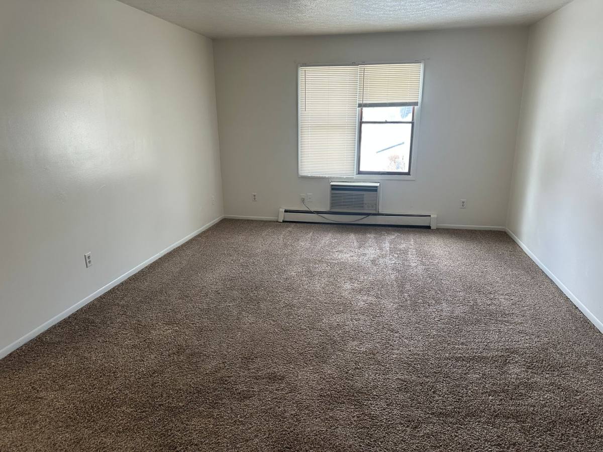 Apartment for rent at 2523 E Midlothian Blvd, Struthers, OH 44471