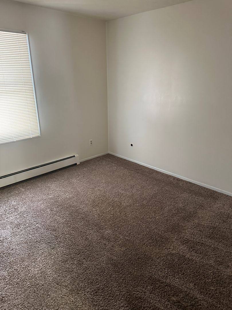 Apartment for rent at 2523 E Midlothian Blvd, Struthers, OH 44471