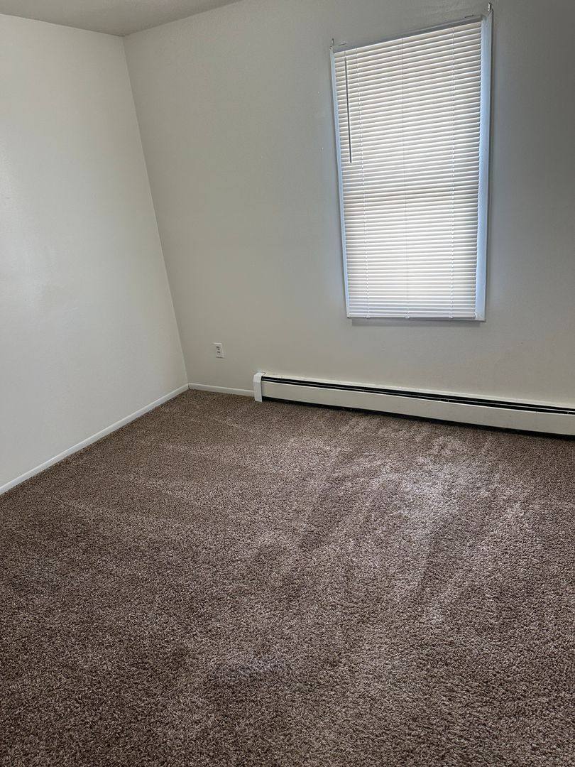 Apartment for rent at 2523 E Midlothian Blvd, Struthers, OH 44471