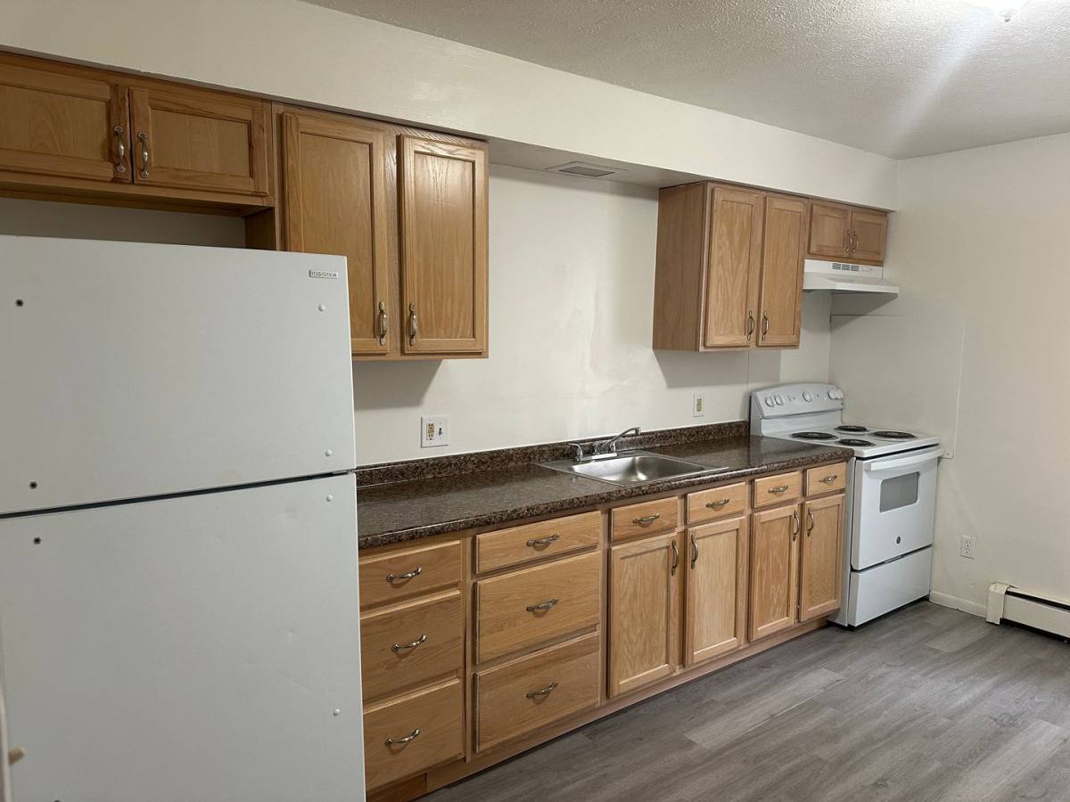 Apartment for rent at 2523 E Midlothian Blvd, Struthers, OH 44471