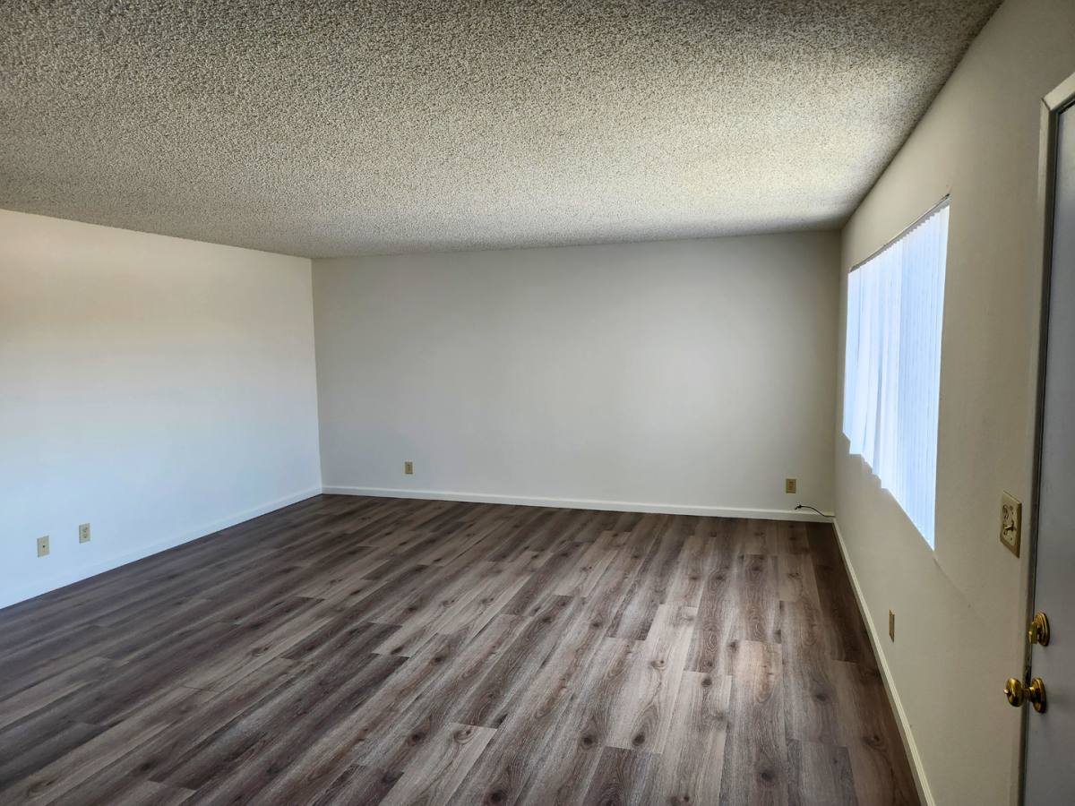 Apartment for rent at 827 Grand Ave, Long Beach, CA 90804