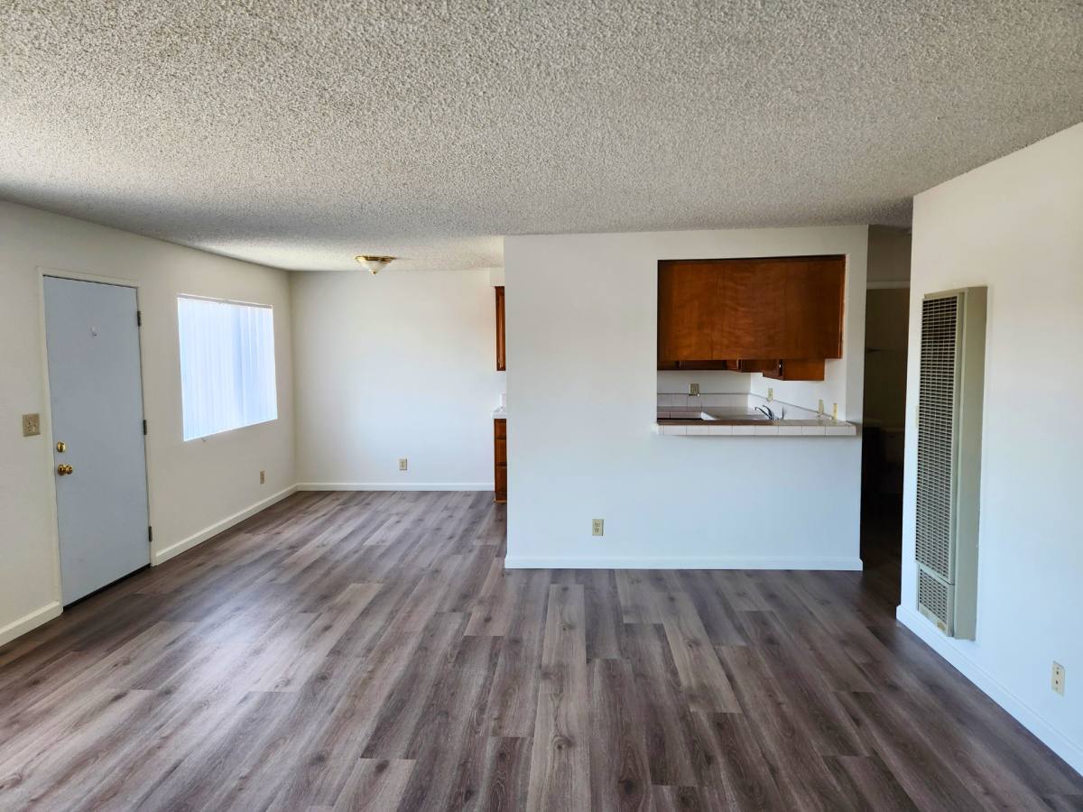 Apartment for rent at 827 Grand Ave, Long Beach, CA 90804