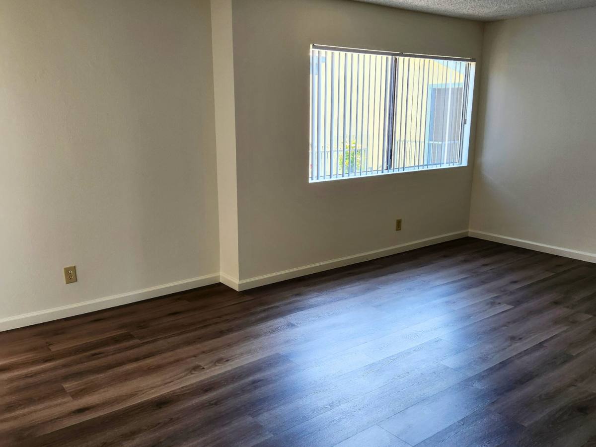Apartment for rent at 827 Grand Ave, Long Beach, CA 90804