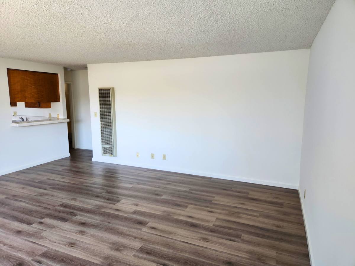Apartment for rent at 827 Grand Ave, Long Beach, CA 90804