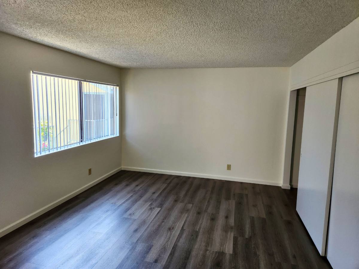 Apartment for rent at 827 Grand Ave, Long Beach, CA 90804