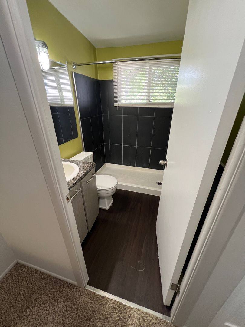 Apartment for rent at 325 E Sixth St, Royal Oak, MI 48067